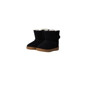 UGG- Infant Keelan black fur bootie. Size: 02-03. 6-12 months old.
